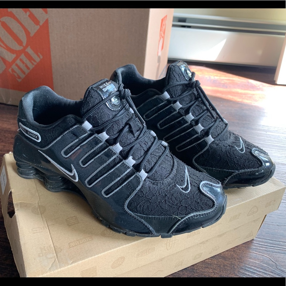 Nike Shox - Lace Pattern
